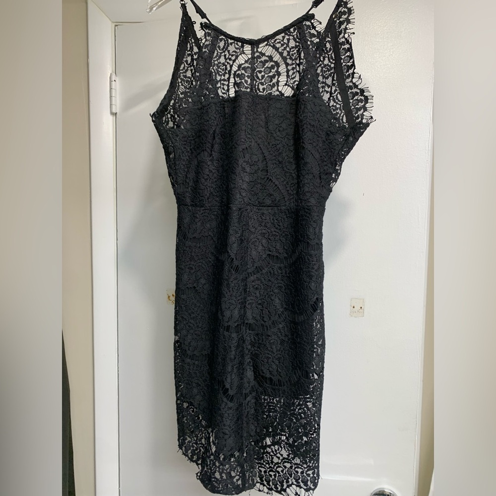 Chic Black Lace Midi Dress